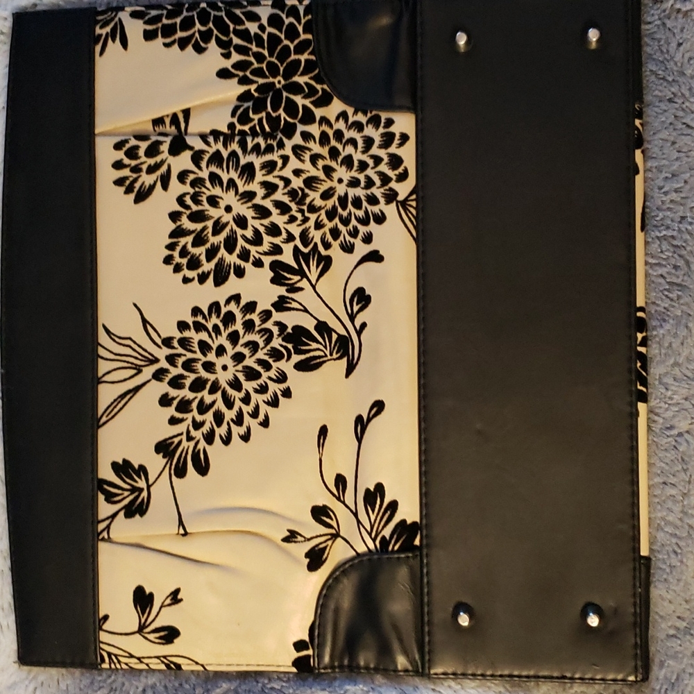 MICHE MAGNETIC PURSE COVER.